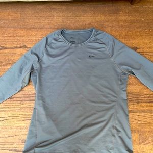 Nike pro slim fit dr-fit long sleeve tee